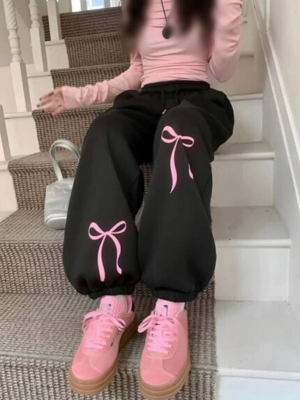 شلوار جاگر pink کد:۳۳۳۰۰۰